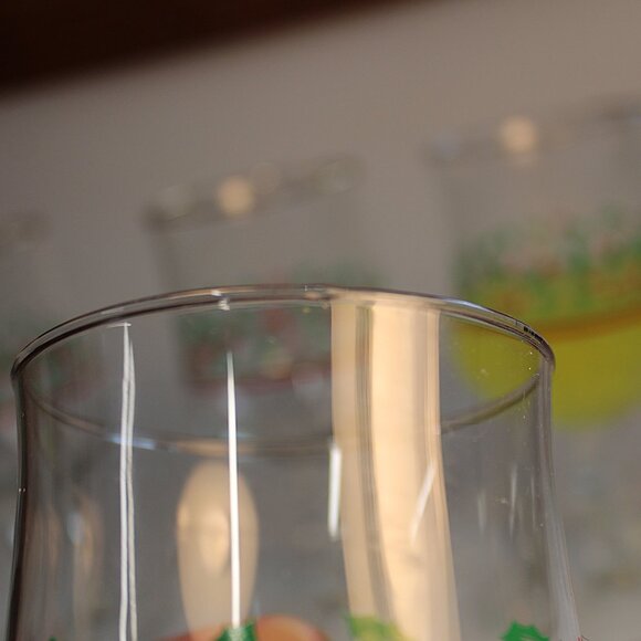 Vintage Holly Berry Goblets – Set of 5 | Christmas Glassware - Picture 10 of 11